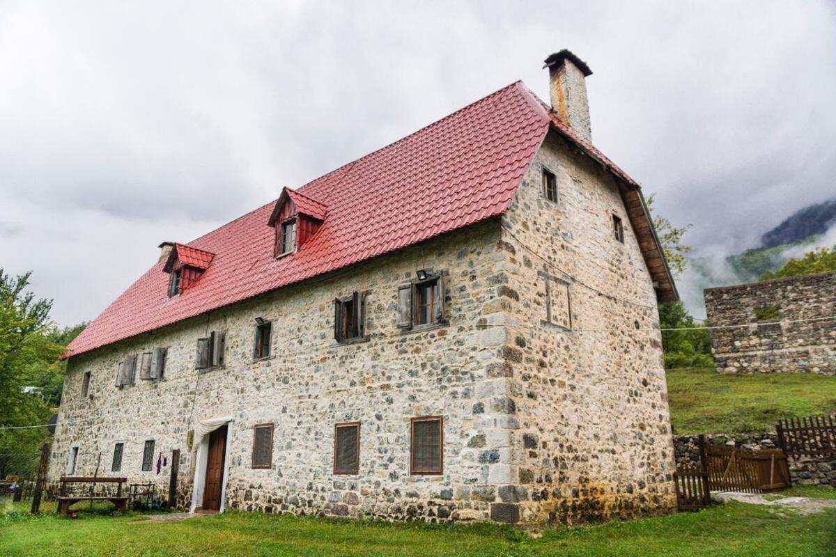 Hotel Bujtina Terthorja Theth Zewnętrze zdjęcie